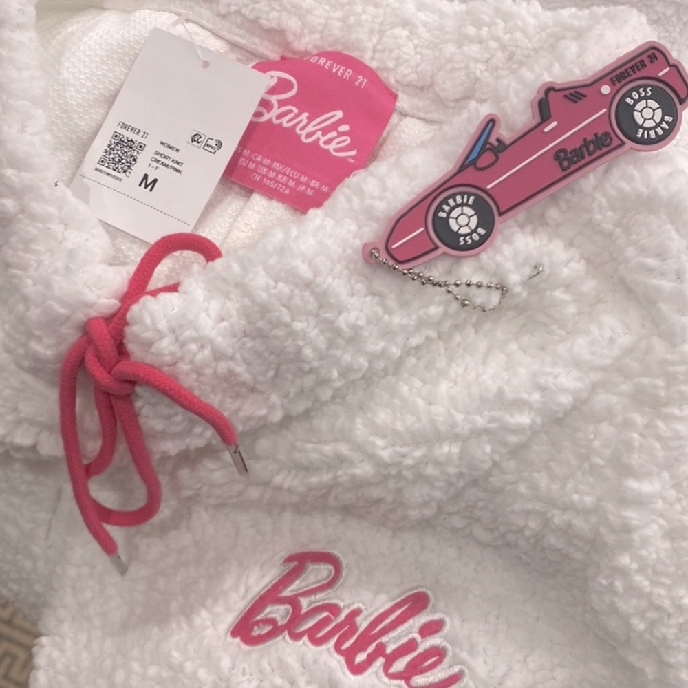 💕NWT -Barbie 2pc Set-Faux Shearling Hoodie(m) AND Shorts(m) Set - Picture 2 of 2